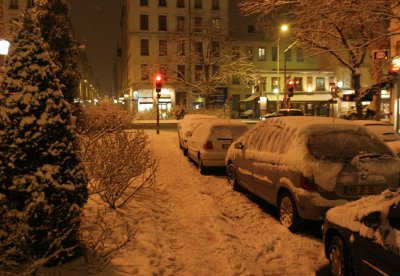 Lyon paralysé par la neige